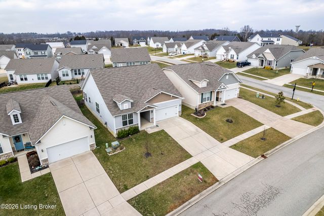 3703 Creekstone Bluff Blvd, La Grange, KY 40031