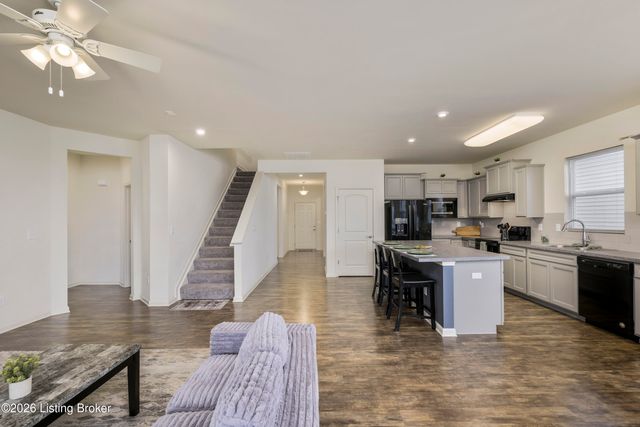 3703 Creekstone Bluff Blvd, La Grange, KY 40031