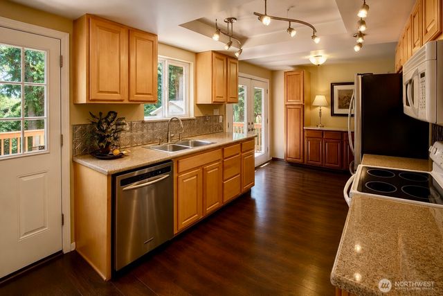 11209 NE 112th Street, Kirkland, WA 98033
