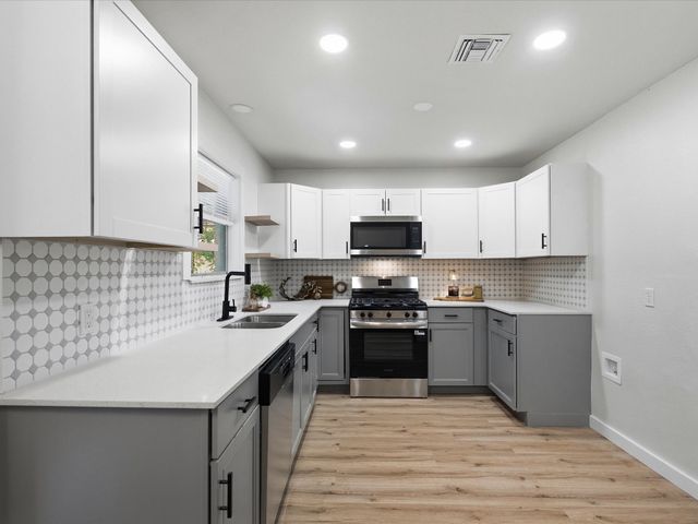 420 W Anita Street, Sherman, TX 75092