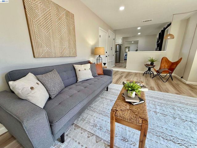 7036 7036 Allegheny, Dublin, CA 94568