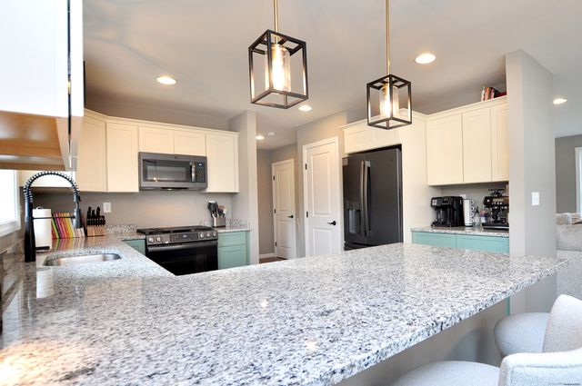 34 West River Road, East Windsor, CT 06088