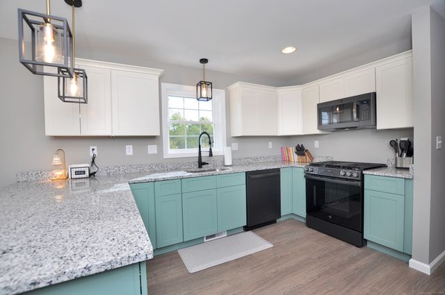 34 West River Road, East Windsor, CT 06088