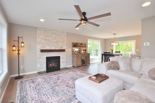 34 West River Road, East Windsor, CT 06088