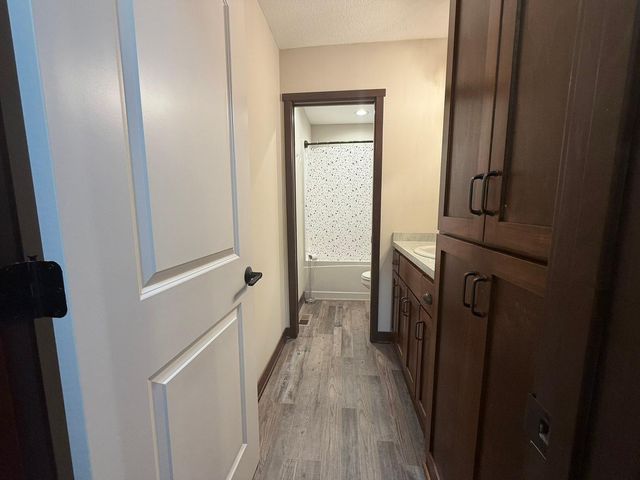 8885 Parkview Circle, Chisago City, MN 55013