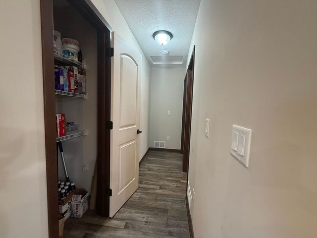 8885 Parkview Circle, Chisago City, MN 55013