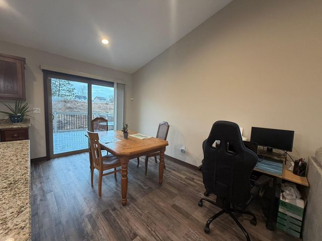 8885 Parkview Circle, Chisago City, MN 55013