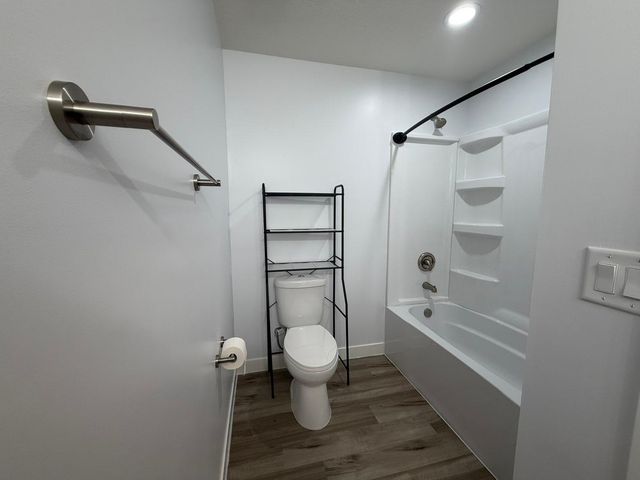 8885 Parkview Circle, Chisago City, MN 55013