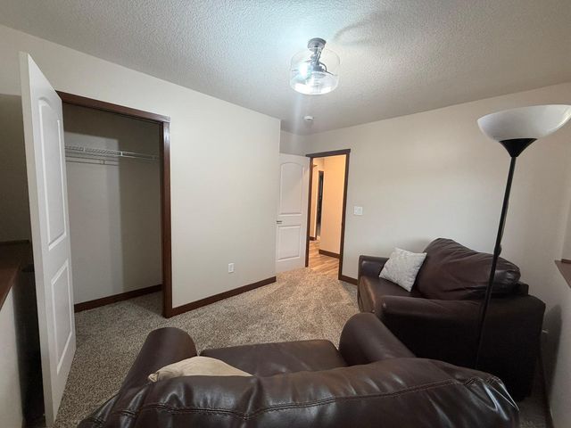 8885 Parkview Circle, Chisago City, MN 55013