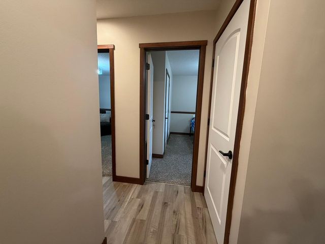 8885 Parkview Circle, Chisago City, MN 55013