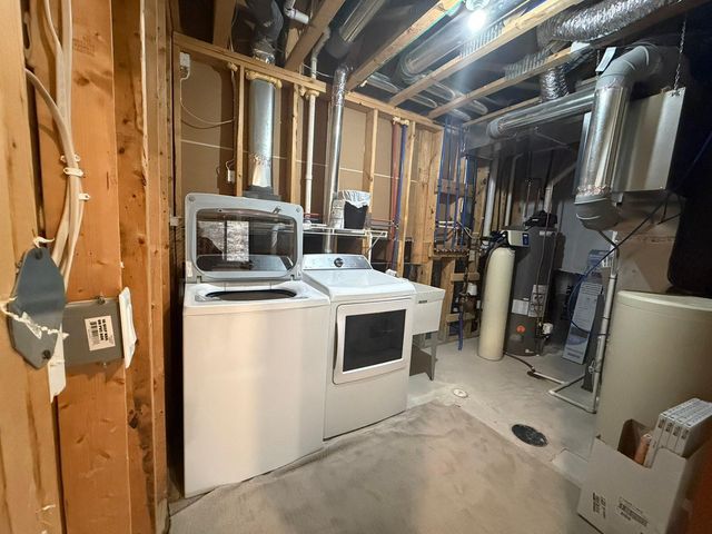 8885 Parkview Circle, Chisago City, MN 55013