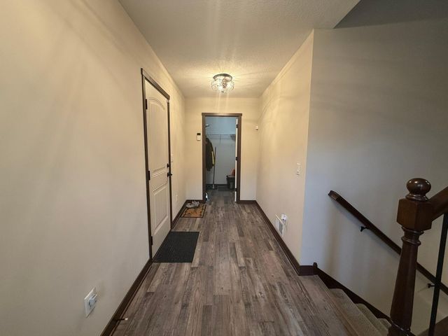 8885 Parkview Circle, Chisago City, MN 55013