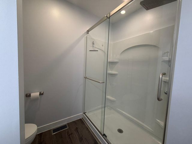 8885 Parkview Circle, Chisago City, MN 55013