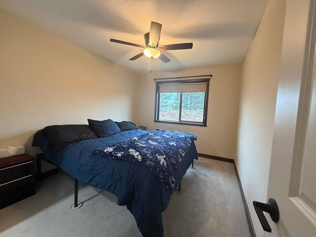 8885 Parkview Circle, Chisago City, MN 55013