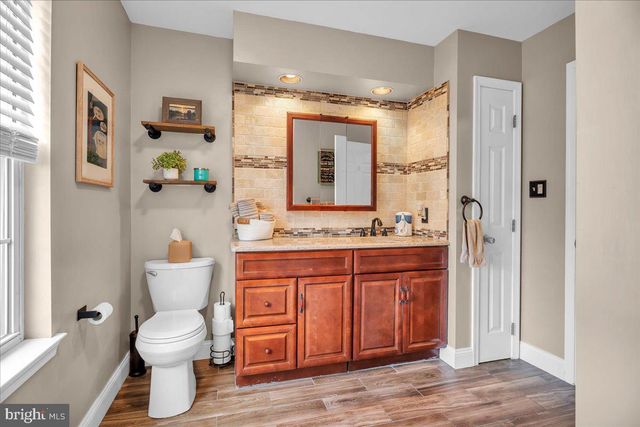 16 E HOLLY AVE, Sewell, NJ 08080