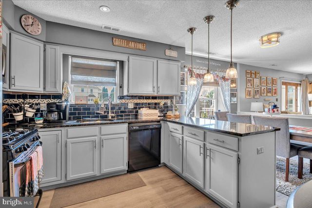 16 E HOLLY AVE, Sewell, NJ 08080