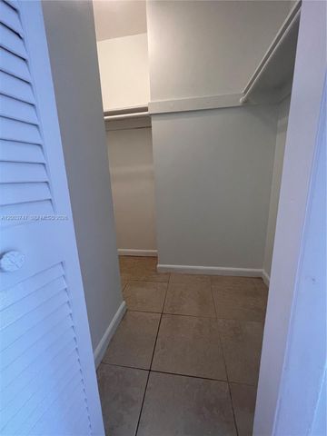 15221 NE 6th Ave A104, Miami, FL 33162