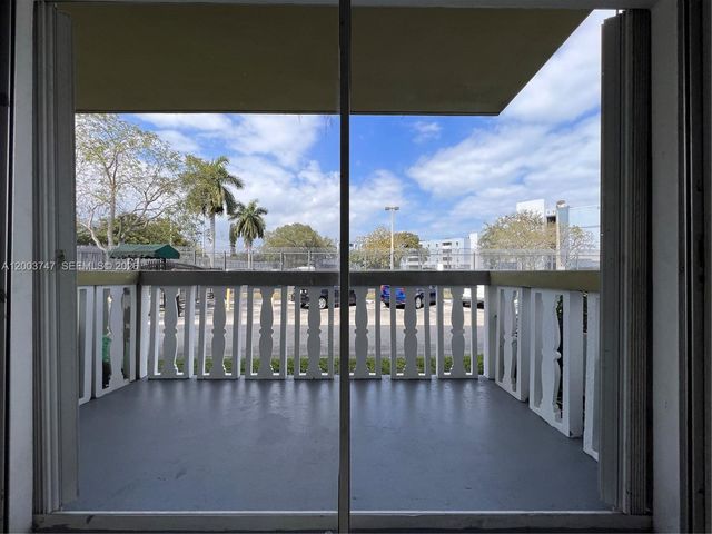 15221 NE 6th Ave A104, Miami, FL 33162