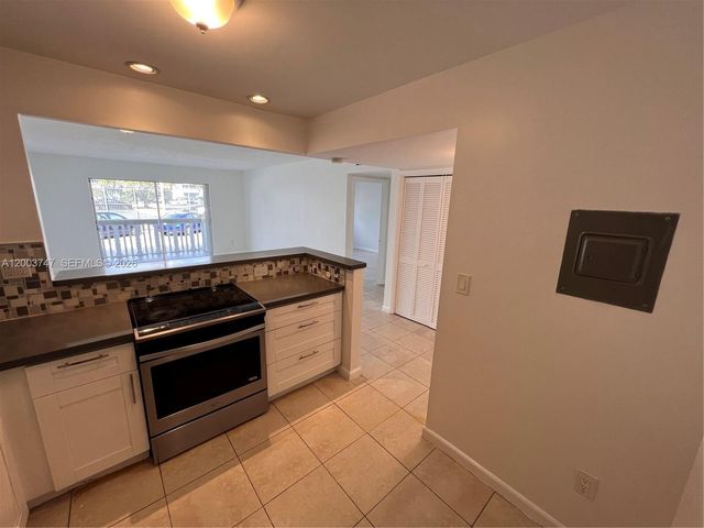 15221 NE 6th Ave A104, Miami, FL 33162