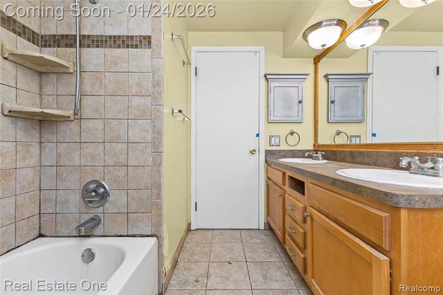 14036 Mayfield Street, Livonia, MI 48154