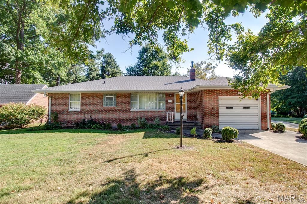 Image 1 of property listing at 713 Ramona Place, Godfrey, IL 62035