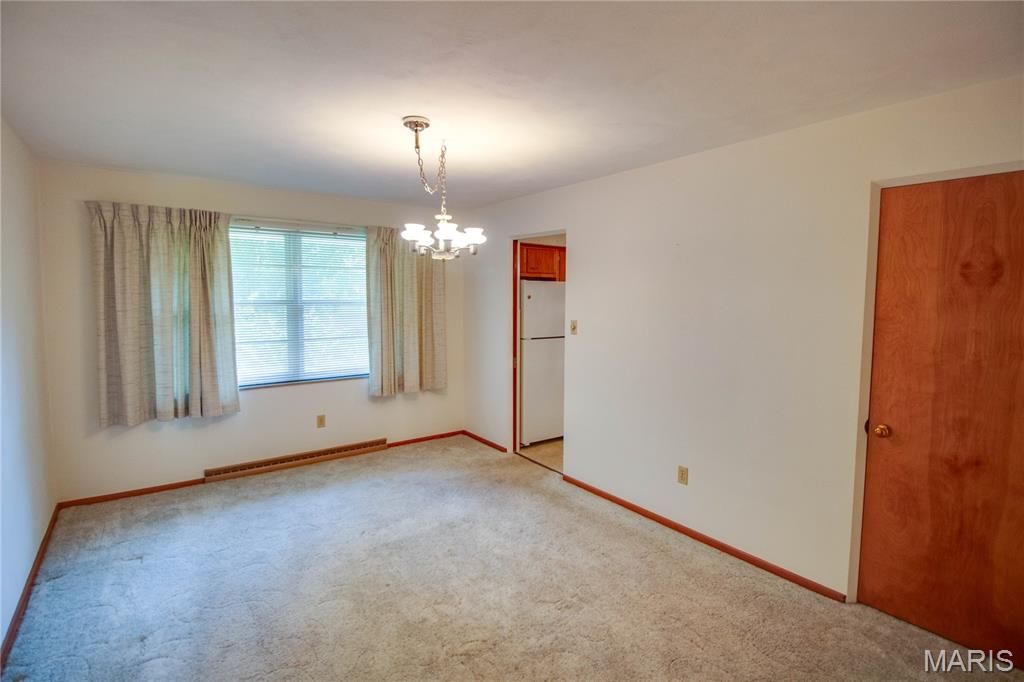 Image 16 of property listing at 713 Ramona Place, Godfrey, IL 62035