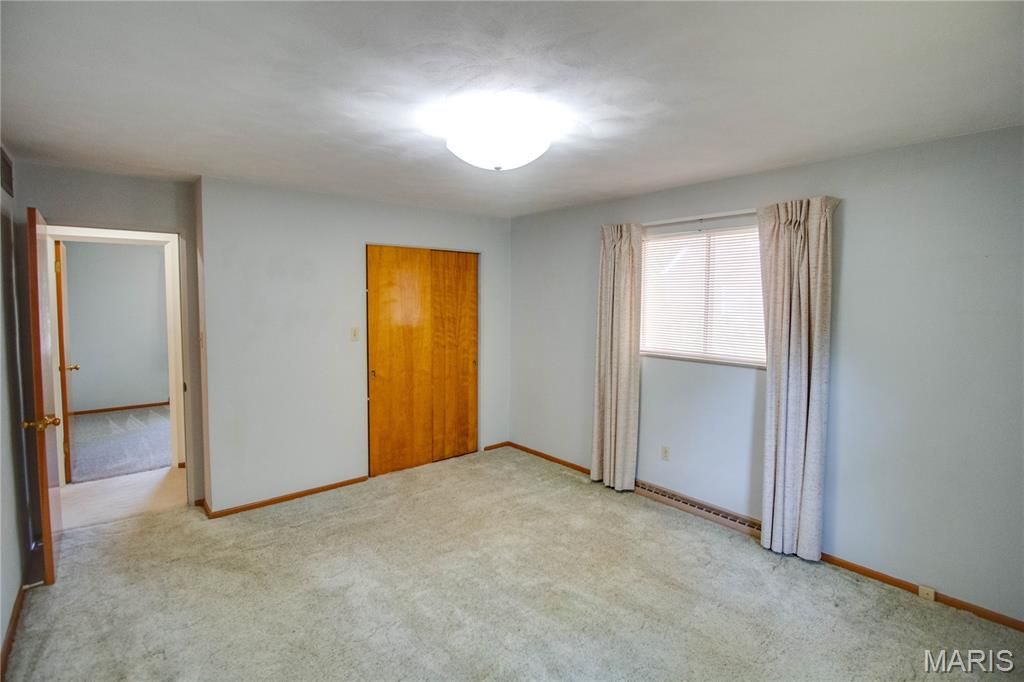Image 19 of property listing at 713 Ramona Place, Godfrey, IL 62035
