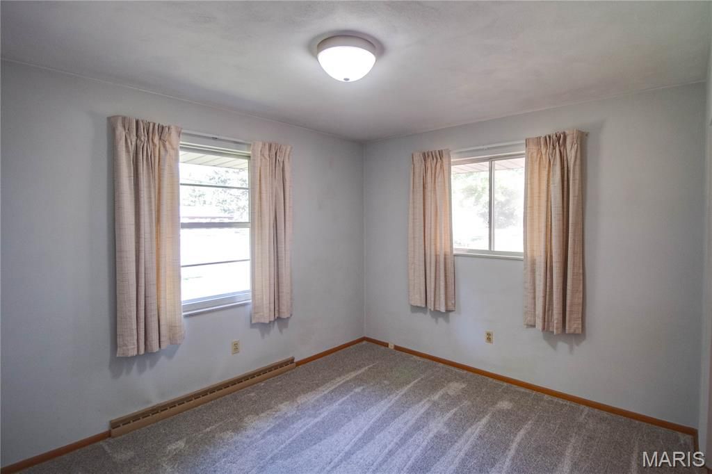 Image 20 of property listing at 713 Ramona Place, Godfrey, IL 62035