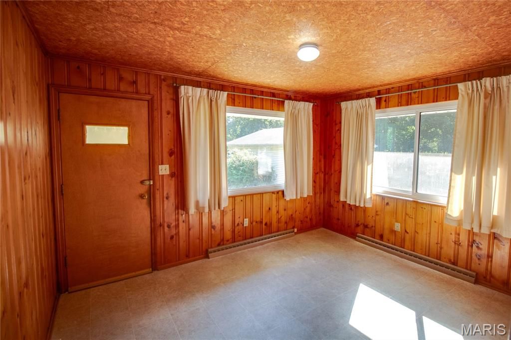 Image 27 of property listing at 713 Ramona Place, Godfrey, IL 62035