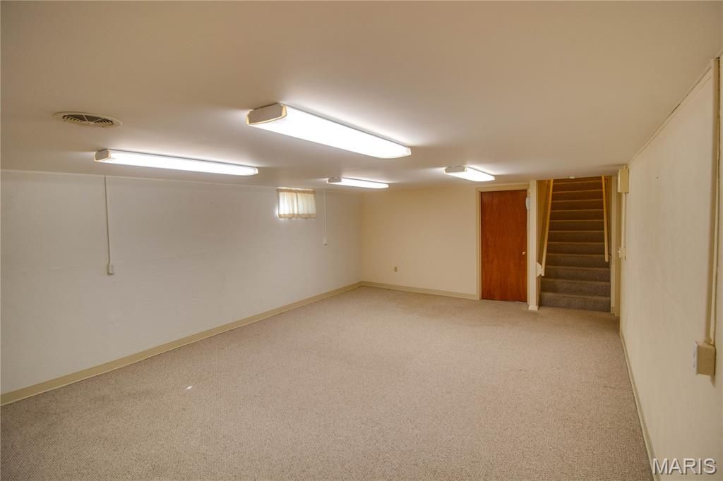 Image 32 of property listing at 713 Ramona Place, Godfrey, IL 62035