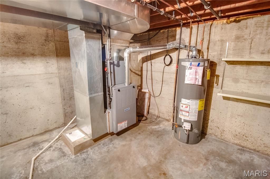 Image 40 of property listing at 713 Ramona Place, Godfrey, IL 62035
