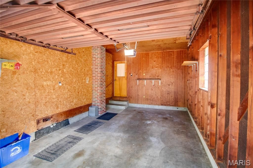 Image 41 of property listing at 713 Ramona Place, Godfrey, IL 62035