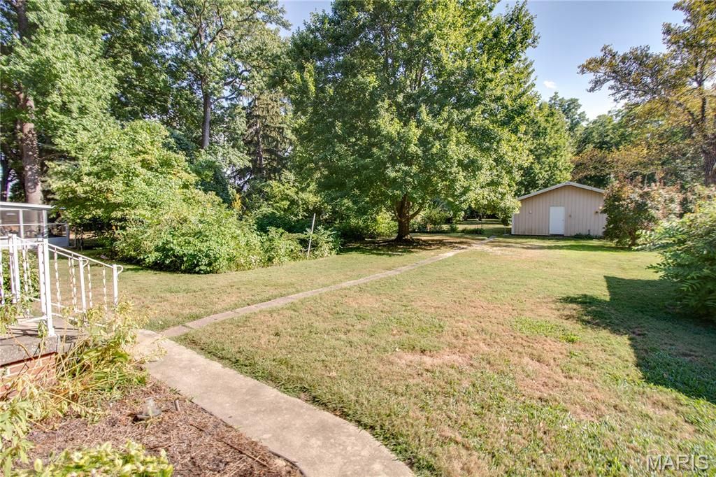 Image 46 of property listing at 713 Ramona Place, Godfrey, IL 62035
