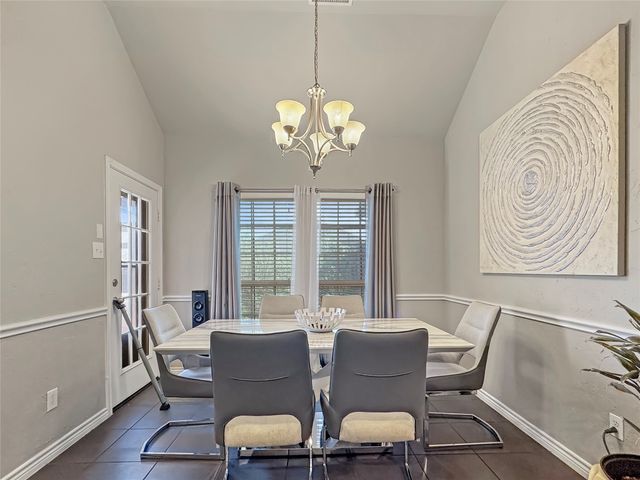 904 Regal Bluff Lane, Desoto, TX 75115