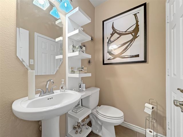 904 Regal Bluff Lane, Desoto, TX 75115