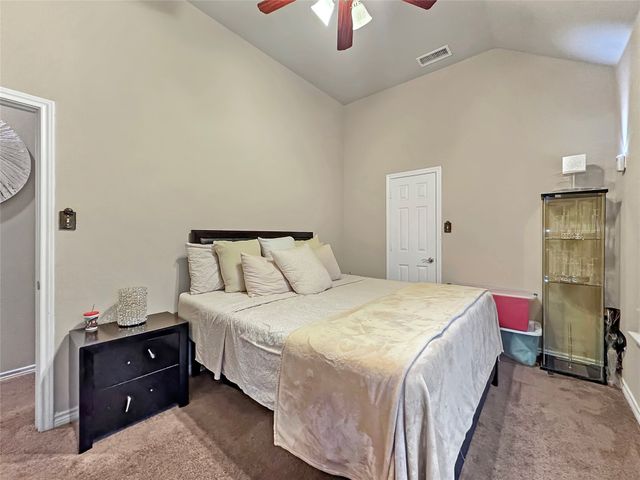 904 Regal Bluff Lane, Desoto, TX 75115