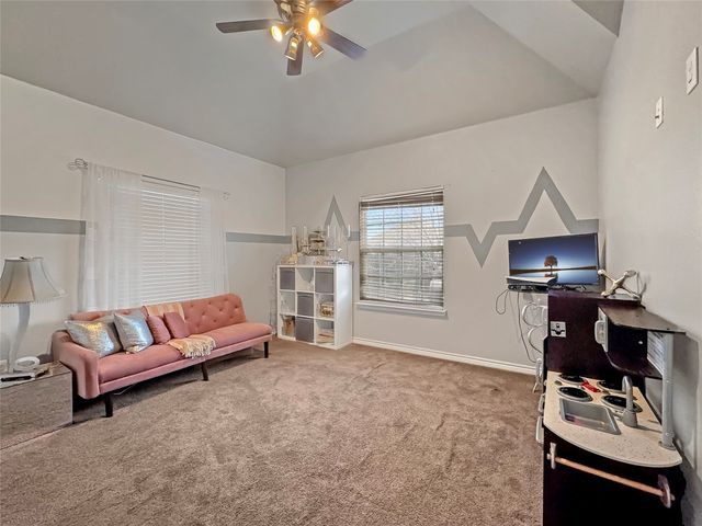 904 Regal Bluff Lane, Desoto, TX 75115