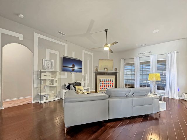 904 Regal Bluff Lane, Desoto, TX 75115