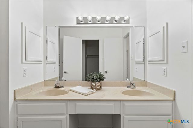 800 Saunders Drive, Round Rock, TX 78664