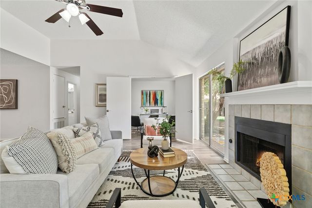 800 Saunders Drive, Round Rock, TX 78664