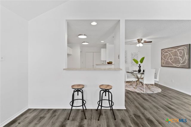 800 Saunders Drive, Round Rock, TX 78664