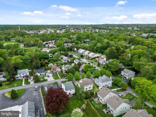 553 ROYAL AVE, Havertown, PA 19083