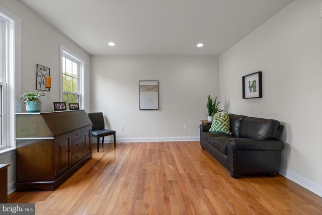 553 ROYAL AVE, Havertown, PA 19083