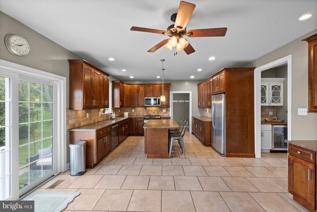 553 ROYAL AVE, Havertown, PA 19083