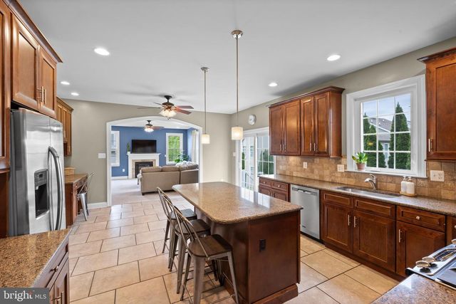 553 ROYAL AVE, Havertown, PA 19083