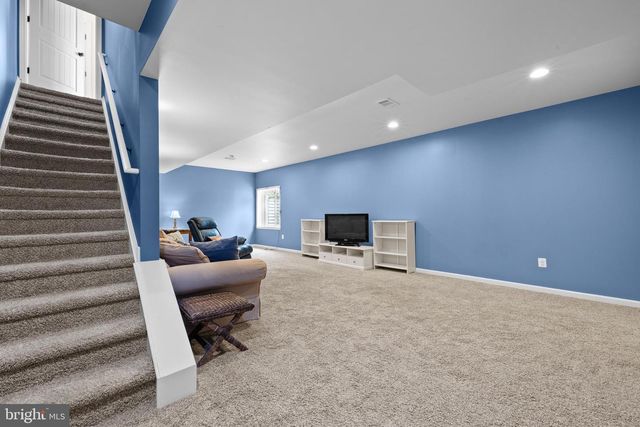 553 ROYAL AVE, Havertown, PA 19083
