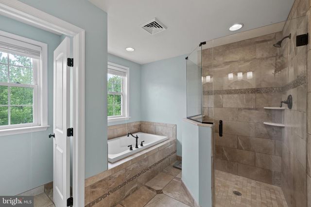 553 ROYAL AVE, Havertown, PA 19083