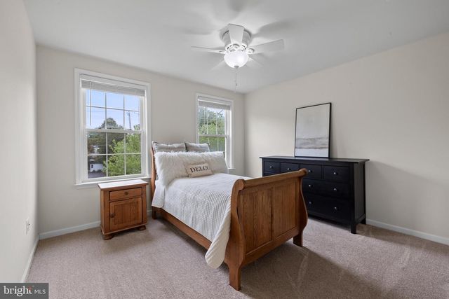 553 ROYAL AVE, Havertown, PA 19083