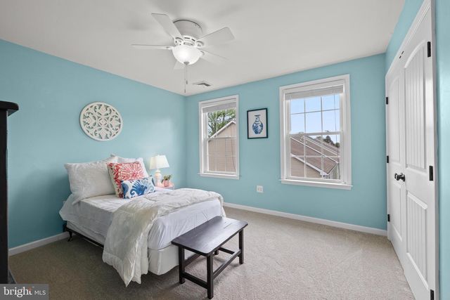 553 ROYAL AVE, Havertown, PA 19083