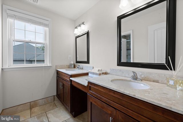 553 ROYAL AVE, Havertown, PA 19083